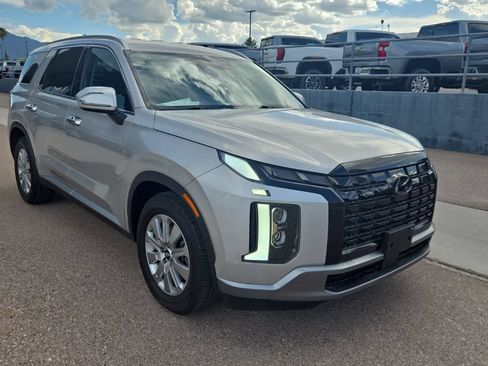 Used 2025 Hyundai Palisade SEL FWD image 3