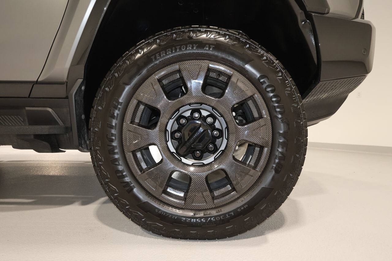 Certified 2026 GMC Hummer EV 3X w/ Carbon Fiber Edition Package AWD/4WD image 31