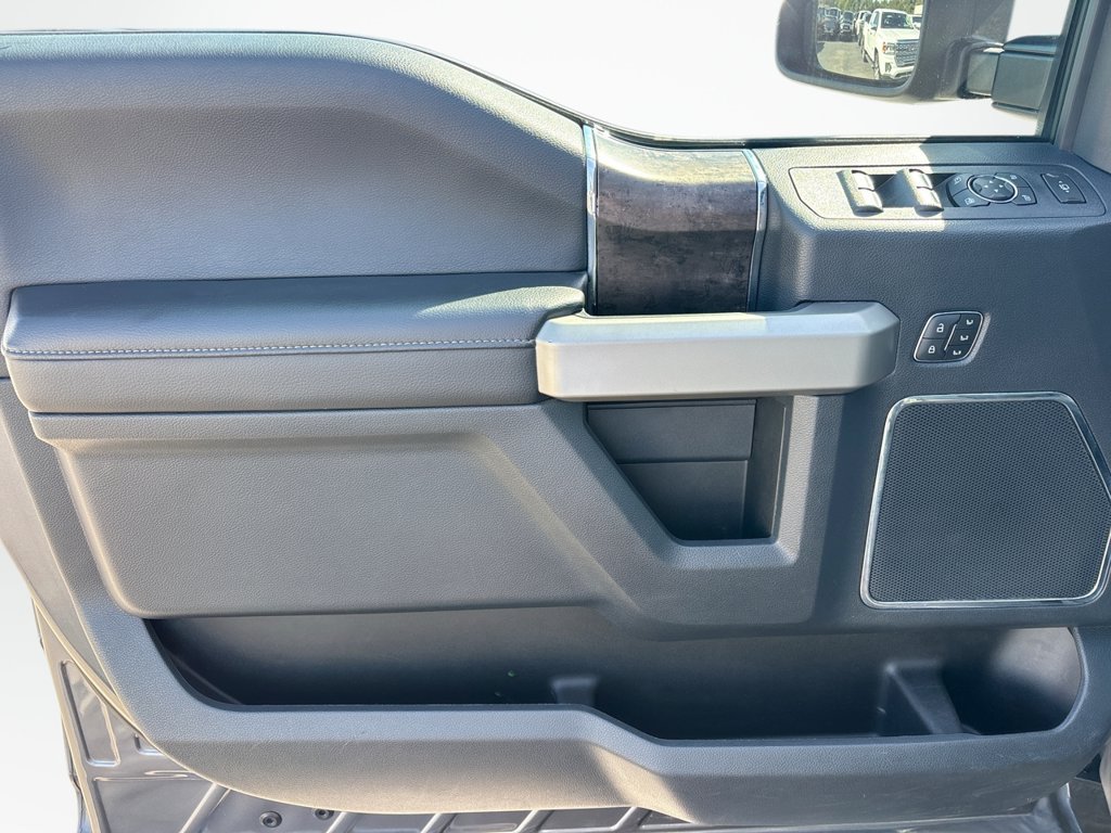 Used 2022 Ford F250 Lariat w/ Black Appearance Package AWD/4WD image 27
