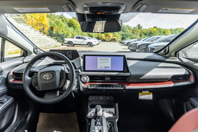 New 2027 Toyota Prius Plug-In Hybrid w/ Limited Premium Package FWD image 11