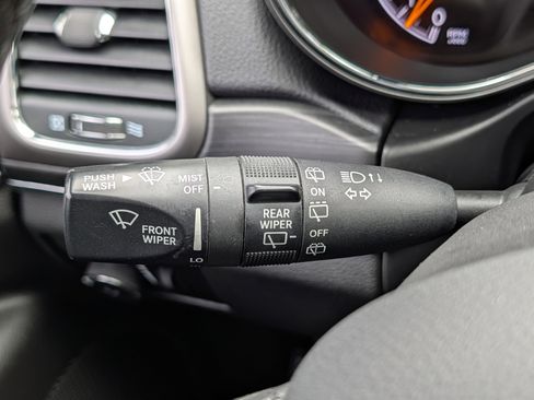 Used 2019 Jeep Grand Cherokee Limited w/ Luxury Group II AWD/4WD image 33