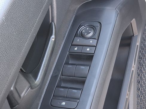Certified 2026 Toyota Tacoma SR5 AWD/4WD image 18