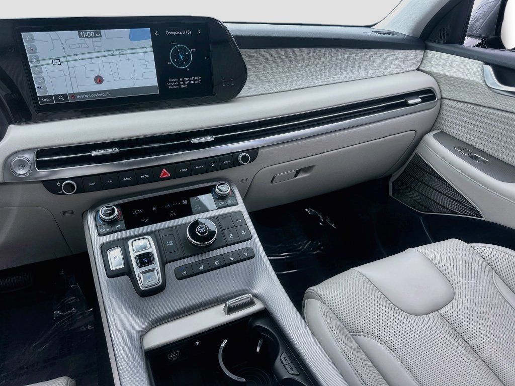 Used 2025 Hyundai Palisade Calligraphy FWD image 25