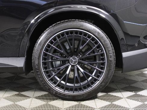 Certified 2025 Mercedes-Benz GLC 43 AMG 4MATIC image 33