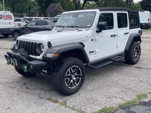 Used 2024 Jeep Wrangler Unlimited Sport AWD/4WD image 7