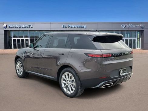 Used 2024 Land Rover Range Rover Sport SE AWD/4WD image 3