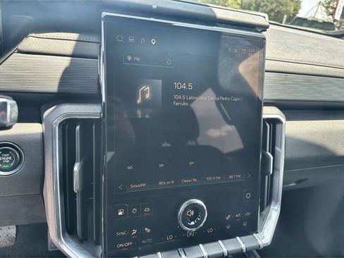 Certified 2026 GMC Acadia Elevation w/ Elevation Premium Package FWD image 13