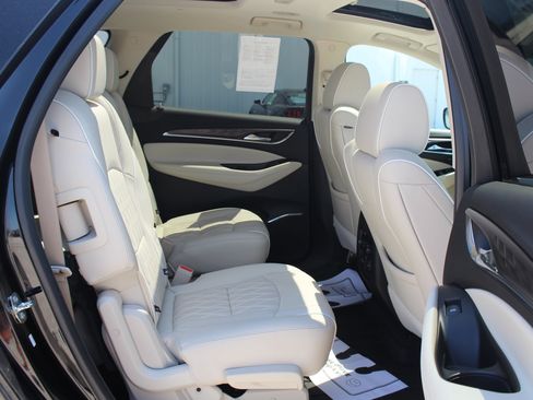 Used 2023 Buick Enclave Avenir w/ Avenir Technology Package AWD/4WD image 25