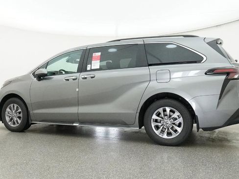 New 2026 Toyota Sienna XLE FWD image 23