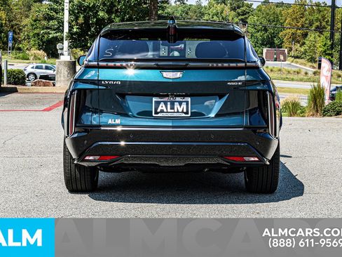 Used 2025 Cadillac Lyriq Luxury image 12