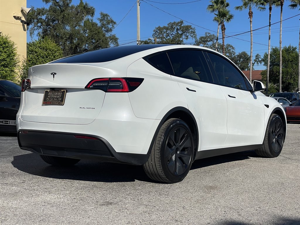 Used 2024 Tesla Model Y Long Range AWD/4WD image 12