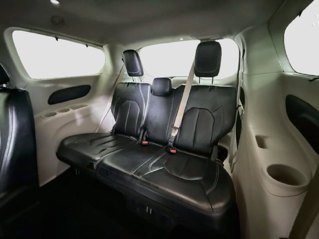 Used 2022 Chrysler Pacifica Touring-L FWD image 40