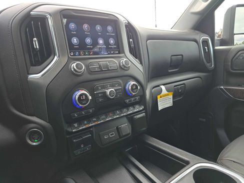 Used 2022 GMC Sierra 3500 Denali w/ Denali Black Diamond Edition AWD/4WD image 36