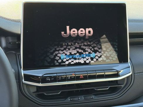 New 2026 Jeep Compass Latitude AWD/4WD image 18