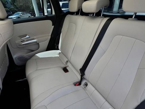 Used 2021 Mercedes-Benz GLA 250 w/ Premium Package image 23
