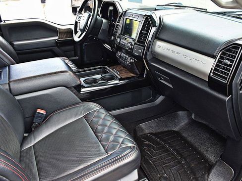 Used 2019 Ford F250 Lariat w/ Lariat Ultimate Package AWD/4WD image 22
