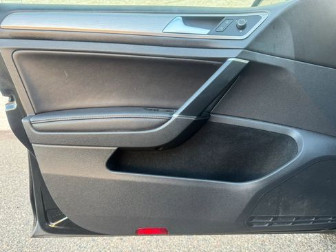 Used 2015 Volkswagen Golf TDI S image 10