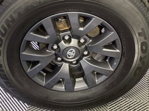 Used 2023 Toyota Tacoma SR5 AWD/4WD image 27