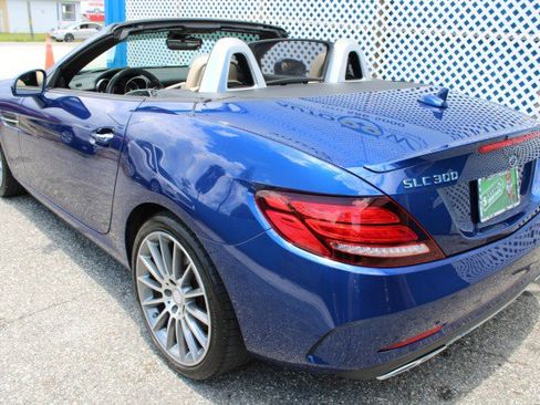 Used 2017 Mercedes-Benz SLC 300 w/ Premium 1 Package image 6