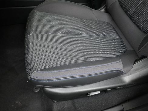 Certified 2025 Subaru Forester Premium AWD/4WD image 22
