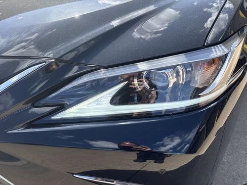 Used 2025 Lexus ES 300h w/ Premium Package FWD image 6