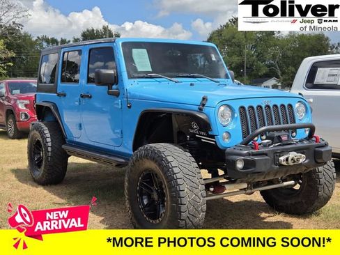 Used 2017 Jeep Wrangler Unlimited Rubicon w/ Connectivity Group AWD/4WD image 1