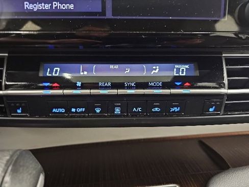 Certified 2023 Toyota Sienna XLE FWD image 24
