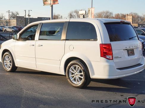 Used 2017 Dodge Grand Caravan SE image 9