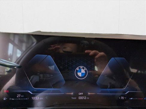 Used 2025 BMW 530i xDrive w/ Premium Package image 11