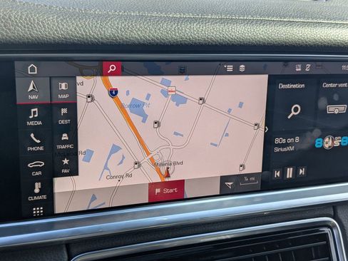 Used 2018 Porsche Panamera 4S image 9