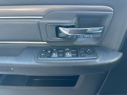 Used 2022 RAM 1500 Classic SLT image 12