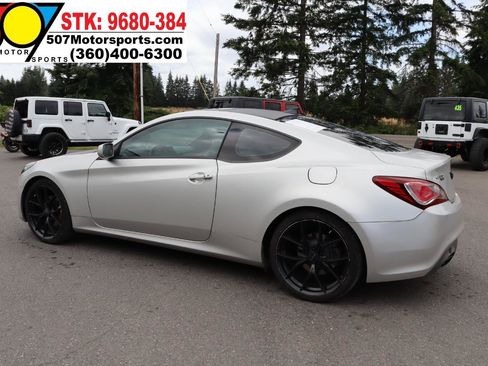 Used 2013 Hyundai Genesis 2.0T RWD image 6