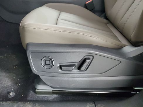 New 2026 Audi Q5 Premium image 25