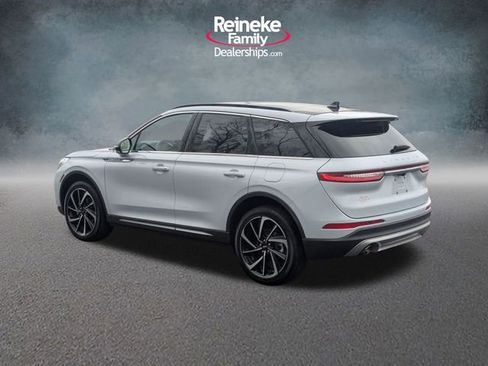 Used 2025 Lincoln Corsair Reserve w/ Equipment Group 202A image 8