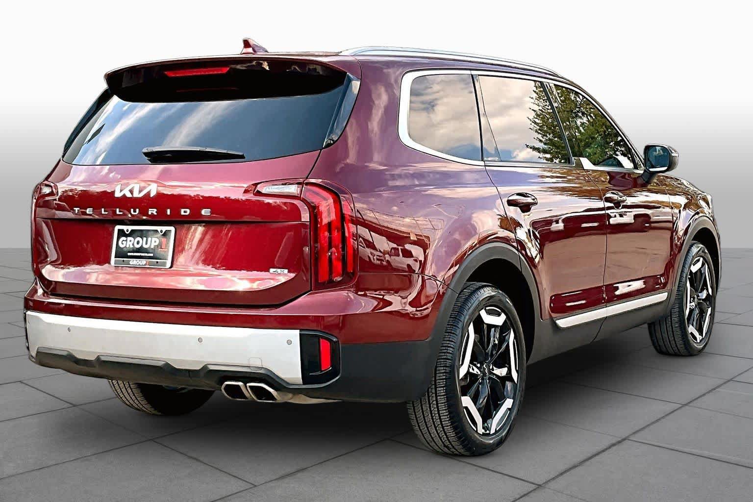 Used 2024 Kia Telluride S AWD/4WD image 13