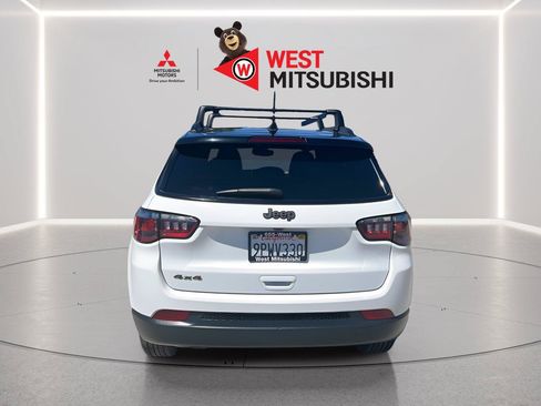 Used 2024 Jeep Compass Latitude w/ Convenience Group AWD/4WD image 5