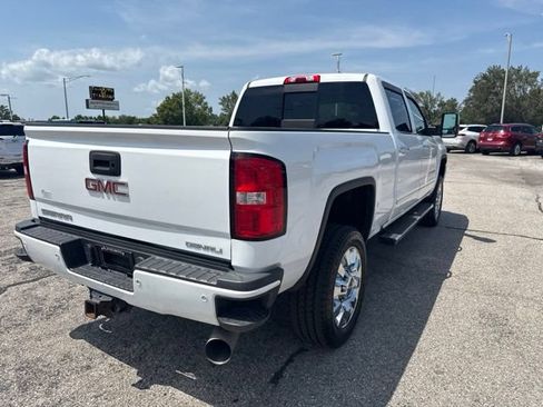 Used 2018 GMC Sierra 2500 Denali w/ Duramax Plus Package AWD/4WD image 17