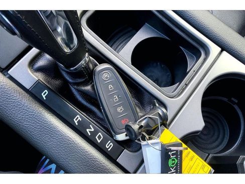 Used 2019 Ford Taurus SEL w/ Equipment Group 201A image 13