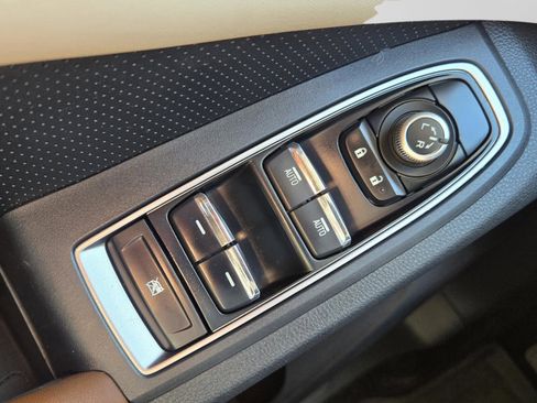 Used 2019 Subaru Ascent Touring w/ Popular Package #2A image 32