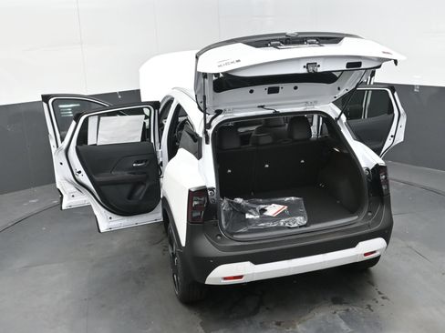 New 2025 Nissan Kicks SR image 43