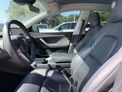 Used 2022 Tesla Model Y Performance AWD/4WD image 8