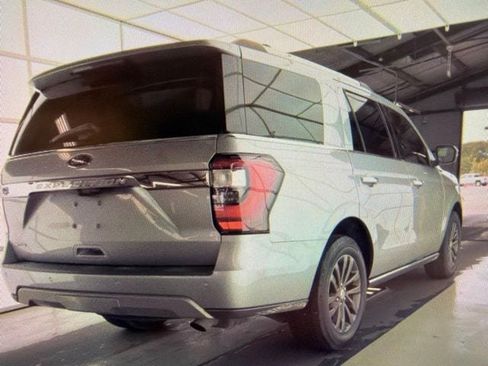 Used 2020 Ford Expedition Limited w/ Equipment Group 301A RWD image 4