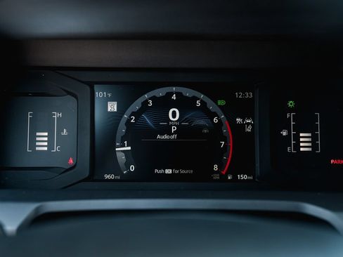 Certified 2026 Toyota Tacoma SR5 AWD/4WD image 15