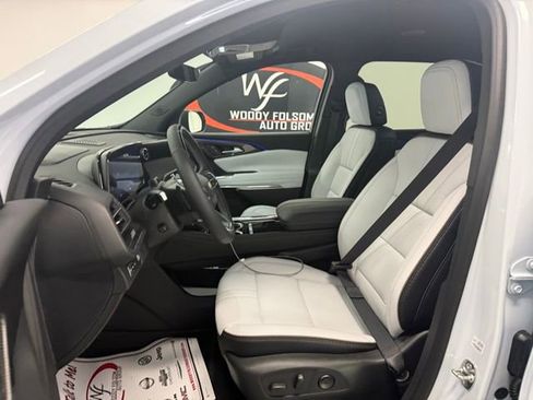 New 2026 Chevrolet Traverse High Country w/ LPO, Floor Liner Package image 12