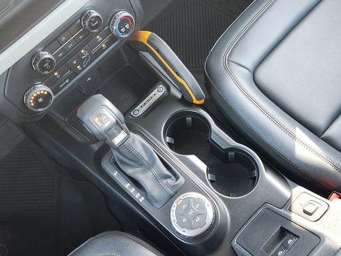 Used 2022 Ford Bronco Badlands w/ Sasquatch Package image 28