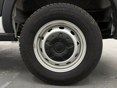 Used 2024 Ford Transit 150 Low Roof RWD image 28