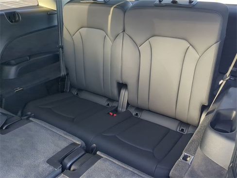 Used 2024 Audi Q7 2.0T Premium Plus image 18