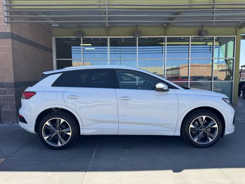 Used 2022 Audi Q4 e-tron Premium Plus w/ Premium Plus image 9