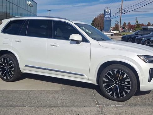 New 2026 Volvo XC90 B6 Plus w/ Protection Package Premier image 6