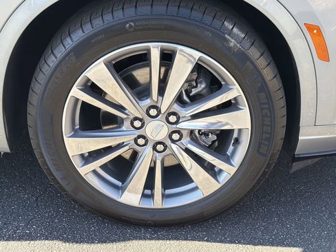 Certified 2025 Cadillac XT6 Premium Luxury image 12